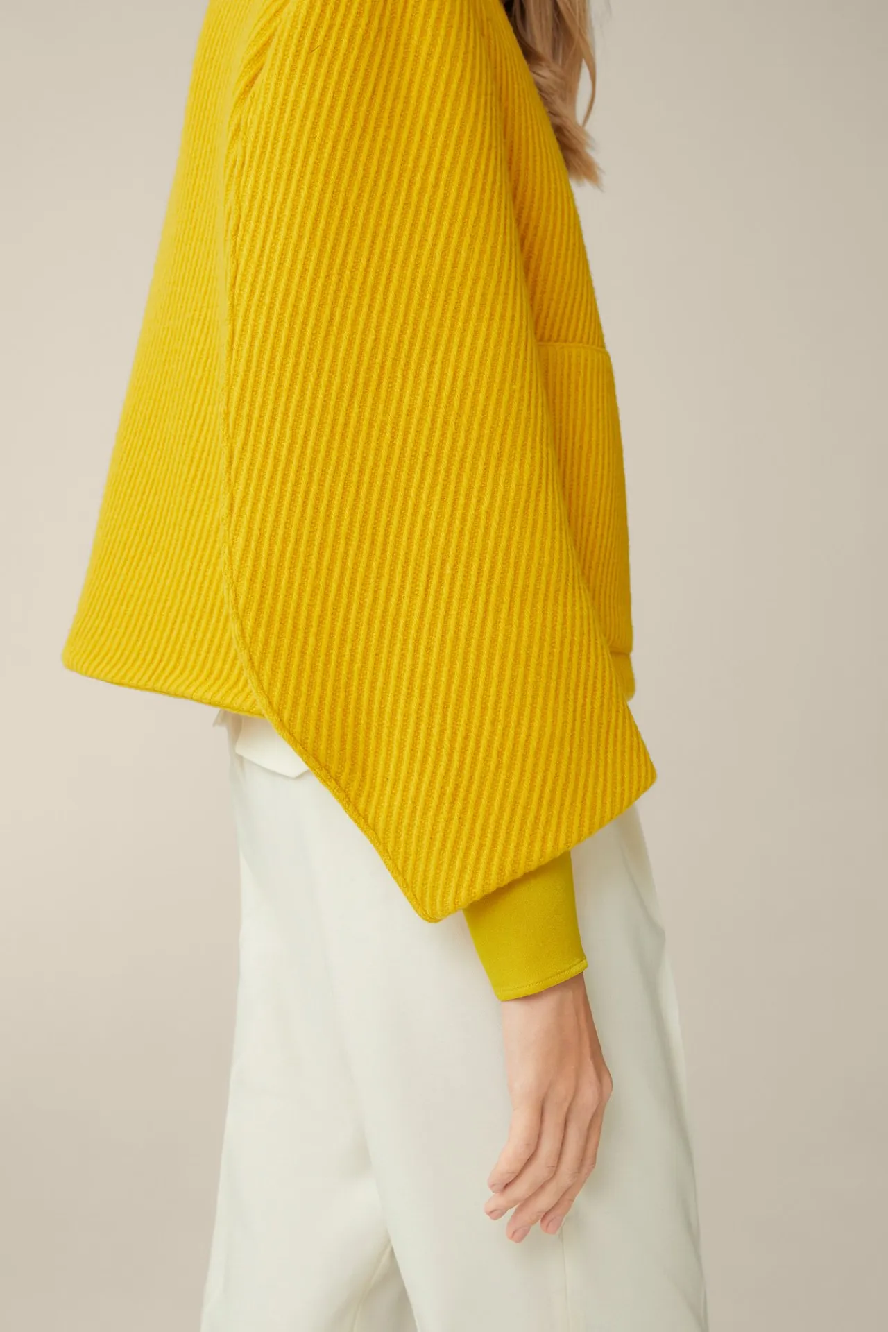 Schurwollmix-Cape-Jacke Mit Struktur In*Windsor Hot