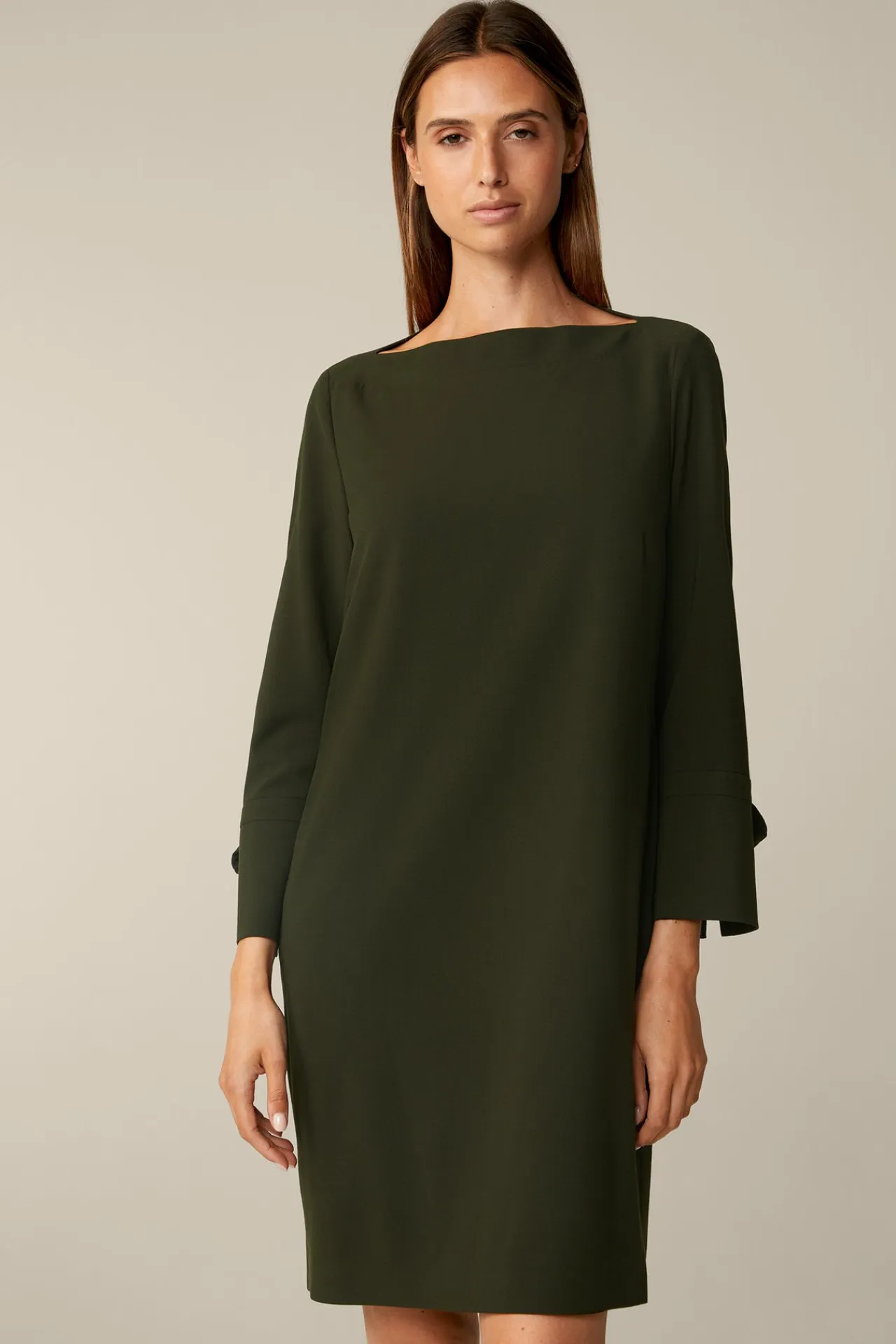 Wollcrepe-Eggshape-Kleid In*Windsor Hot