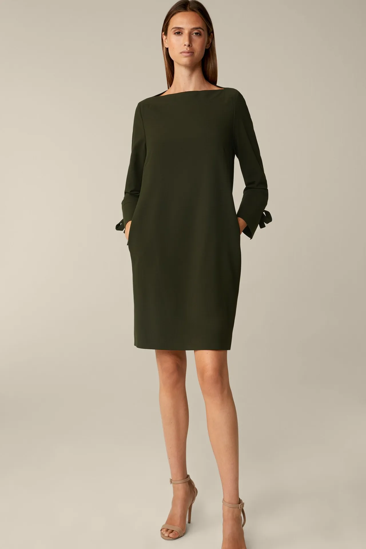 Wollcrepe-Eggshape-Kleid In*Windsor Hot