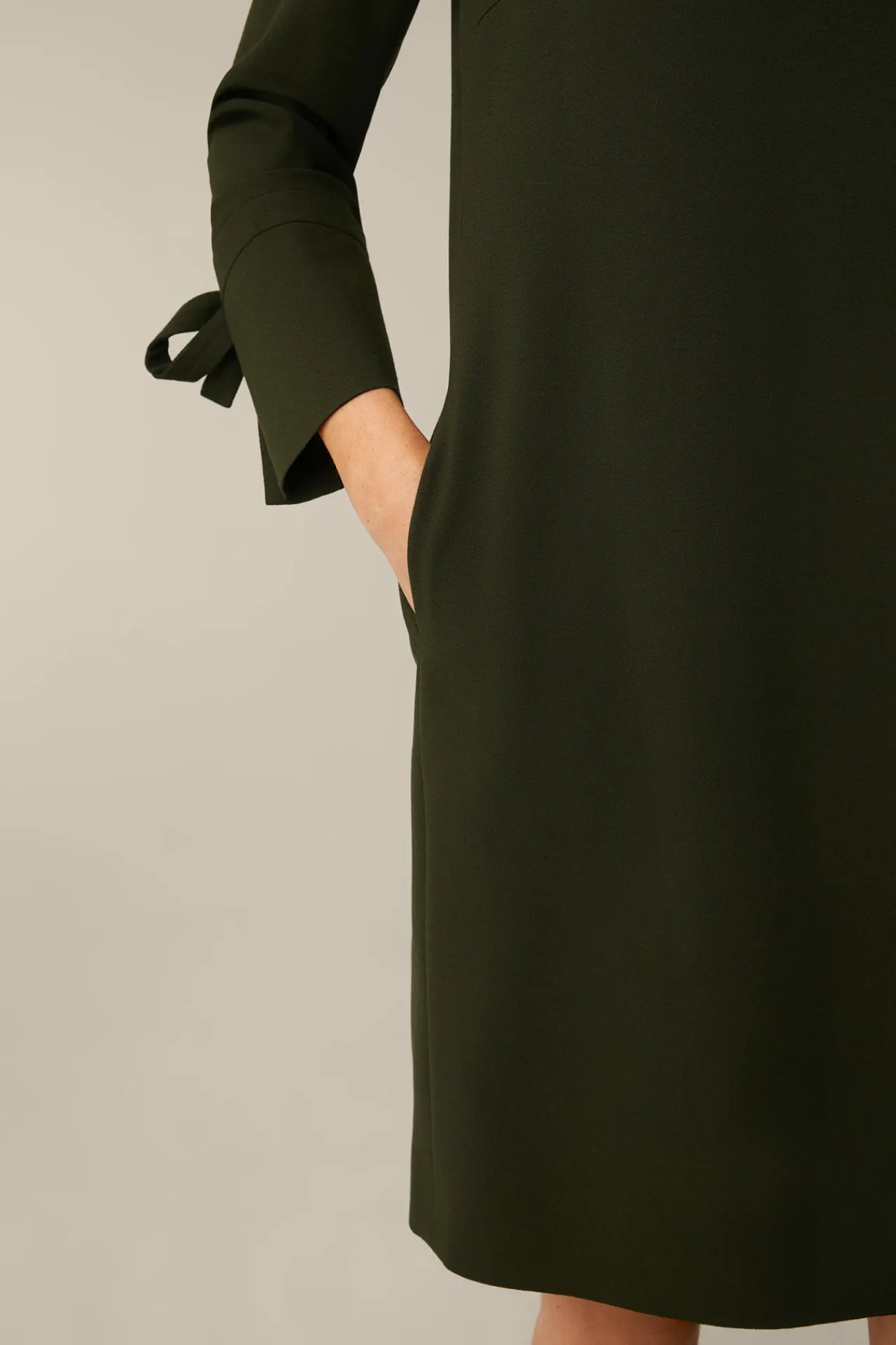 Wollcrepe-Eggshape-Kleid In*Windsor Hot